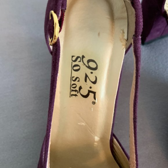 2/$25 - 9.2.5. So Soft Blackberry Wine Suede Block Heels - Size 8.5M - Picture 6 of 12